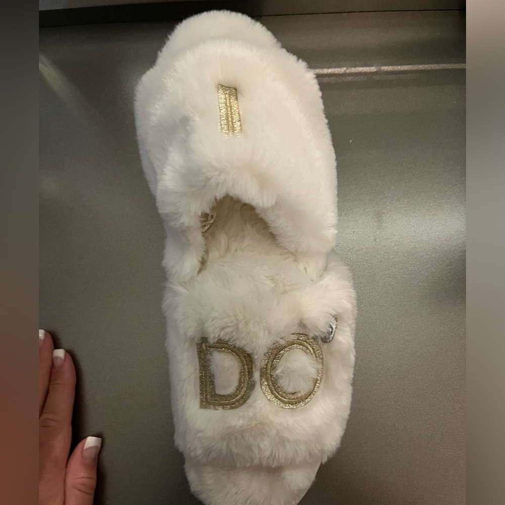 Slippers - Picture 4 of 4